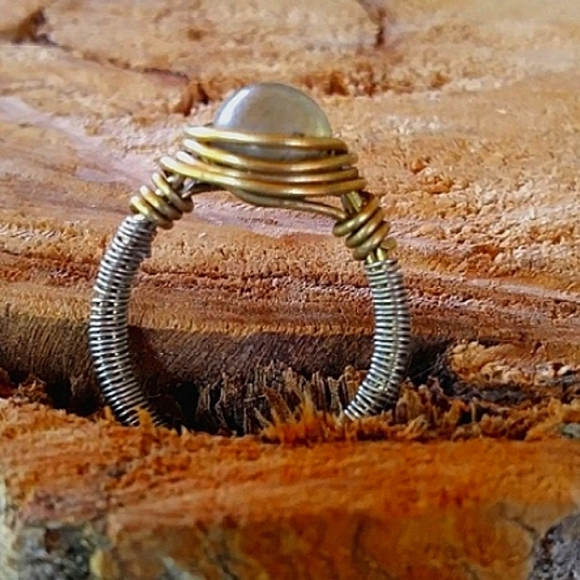 Labradorite 10k wrapped Sterling silver ring - Picture 3 of 5